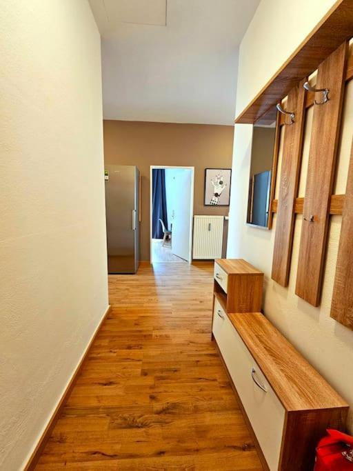 7-10 Apartment *
